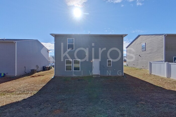 Building Photo - 3917 Miller Dr