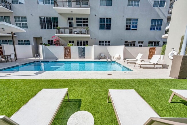 Building Photo - 411 NW 1st Ave