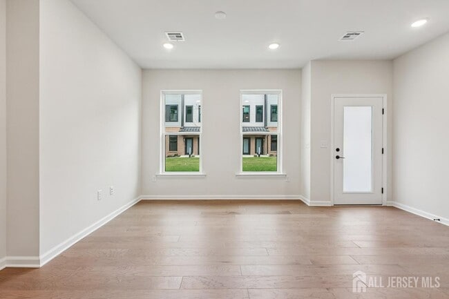 Building Photo - 214 Jessie Pl