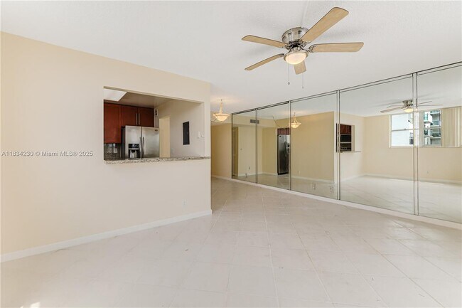 Building Photo - 2821 N Miami Beach Blvd