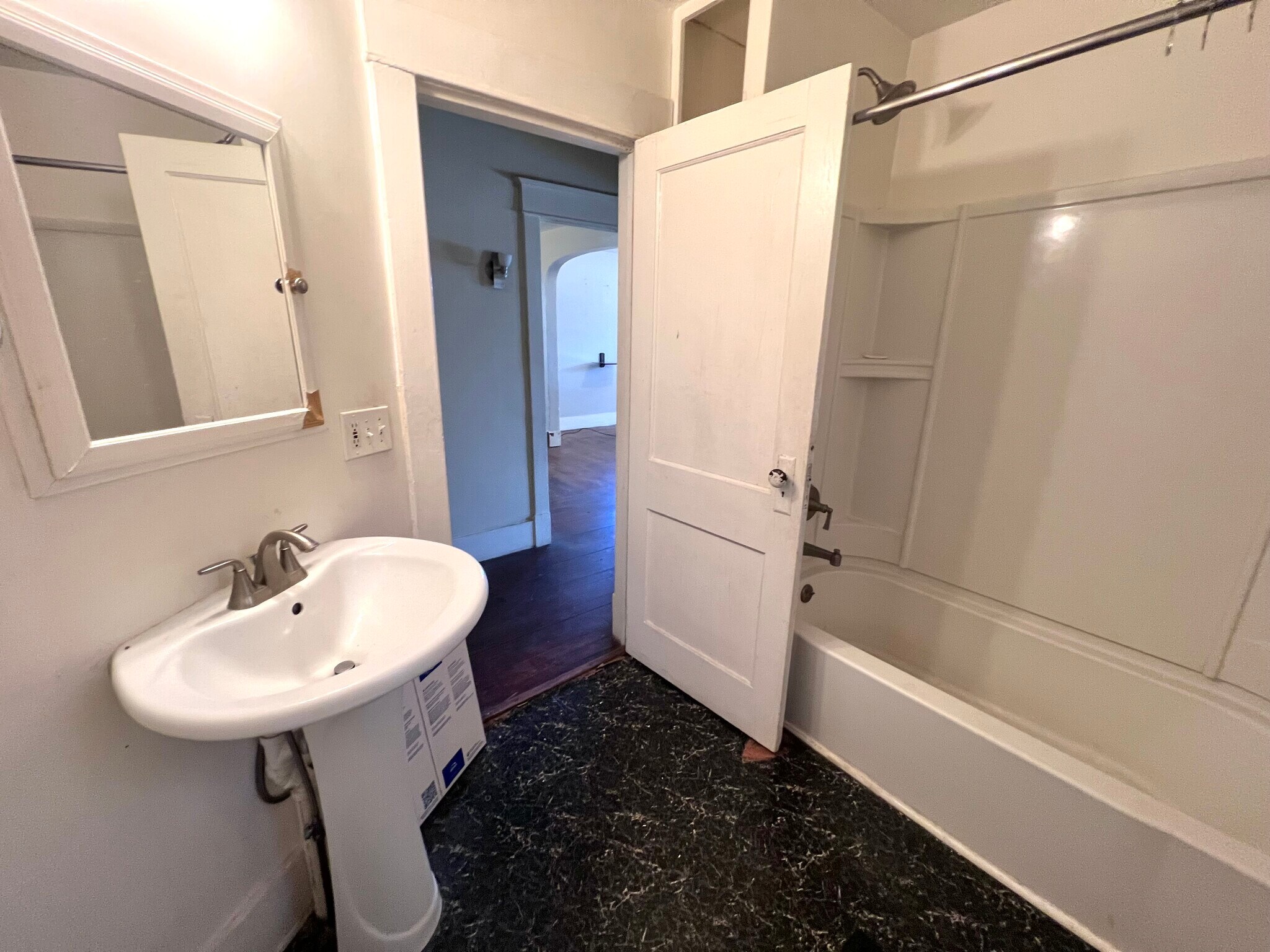 Building Photo - 1007 Mahlon St