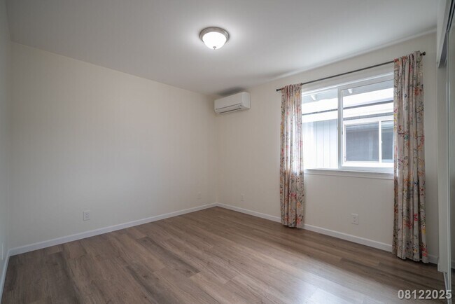 Building Photo - $4900 4BR/2.5BA Ewa Beach Unit - Energy Ef...