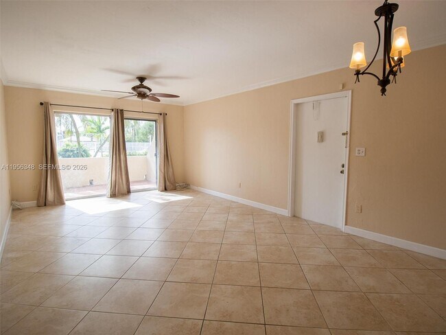 Building Photo - 13901 SW 90th Ave