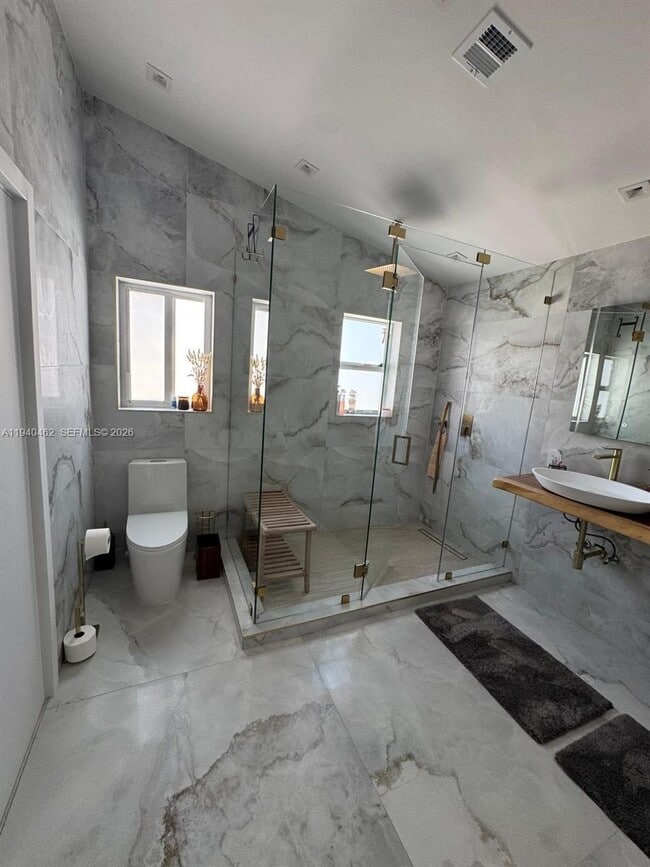 Building Photo - 3321 SW 51st St