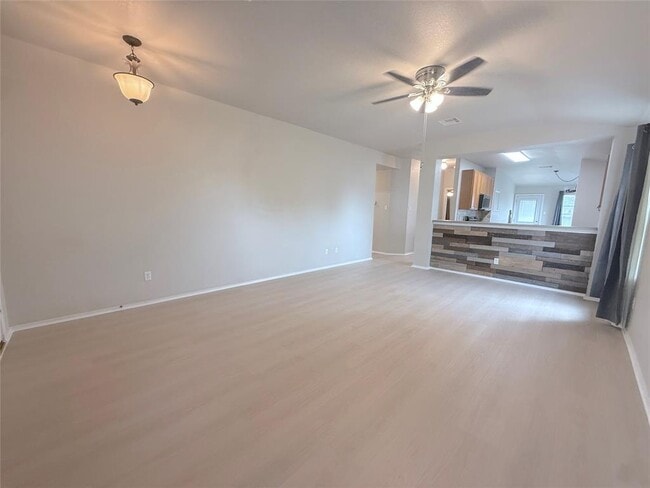 Building Photo - 102 Wren Cove