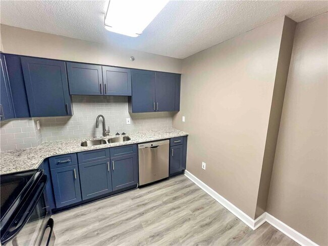 Building Photo - 2870 Pharr Ct S Northwest