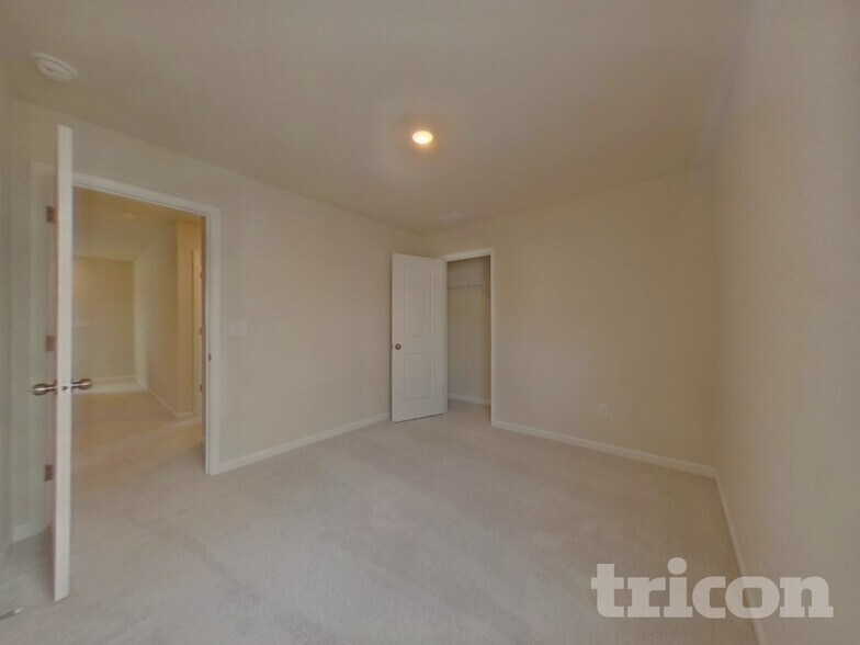 Building Photo - 3093 Whispering Willows Ct