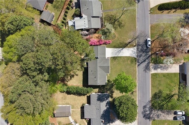 Building Photo - 677 Hillandale Cir