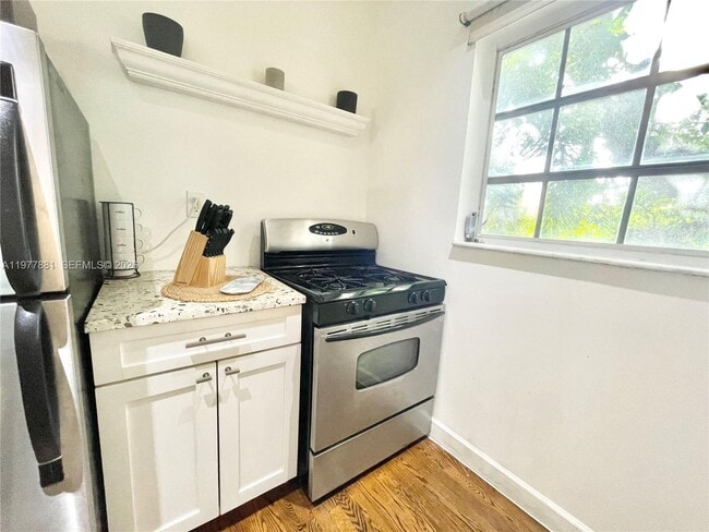 Building Photo - 439 15th St