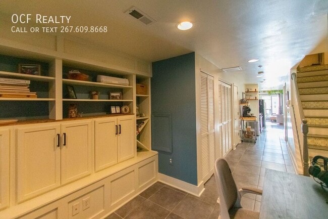 Building Photo - 1814 Christian St