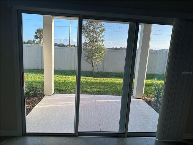 Building Photo - 3079 Emerald Acrs Ln