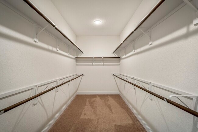 Building Photo - 16719 Highland Country Dr