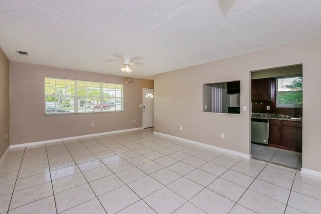 Building Photo - 7311 Miramar Pkwy