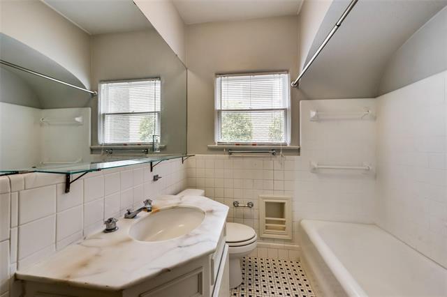 Building Photo - 4210 Normandy Ave