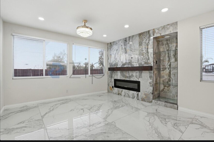 Building Photo - 33026 Terrace Dr