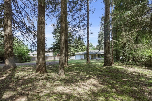 Building Photo - MOVE IN READY NOW!! 4 bed 1 bath on shy half acre! North Thurston School District