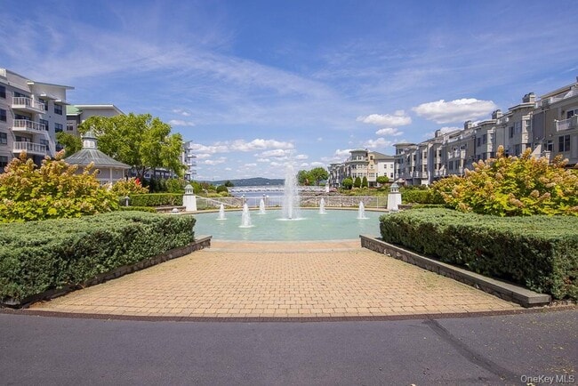 Building Photo - 1321 Round Pointe Dr