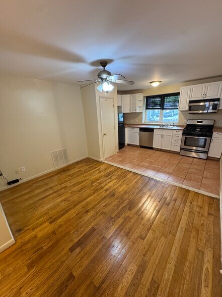 Building Photo - 349 Gorge Rd