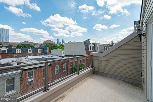Building Photo - 2620 Webster St