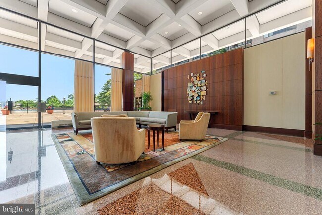 Building Photo - 3701 S George Mason Dr