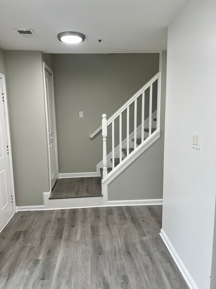 Building Photo - 1742 Countrywood Ct