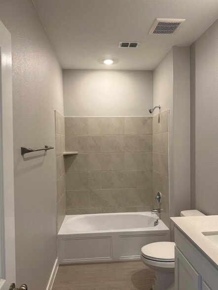 Building Photo - 500 Ml Trce Wy