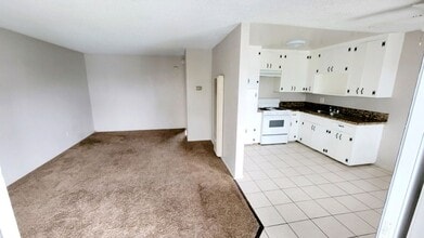 Building Photo - 1210 W Stoneridge Ct