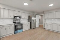 Building Photo - 10048 Alondra St