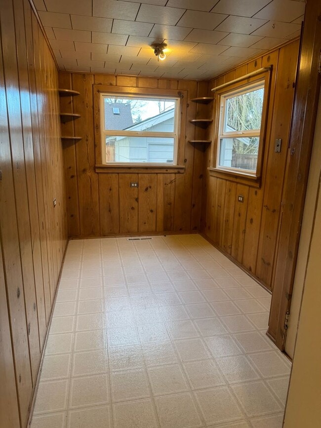 Building Photo - Charming 2 Bedroom 1 Bathroom Located in the Heart of the Beaumont-Wilshire Area!!