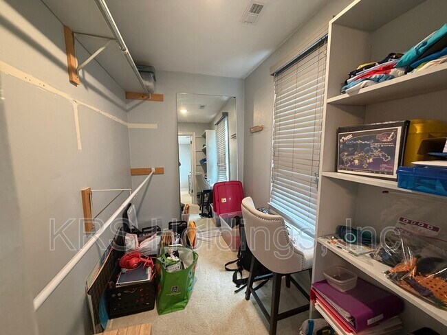 Building Photo - 1520 Woodside Ct
