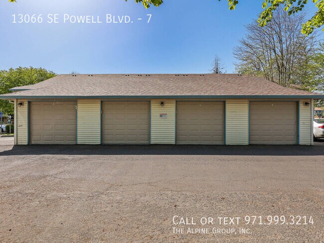 Building Photo - 13066 SE Powell Blvd