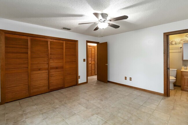 Building Photo - 9410 7th Ave