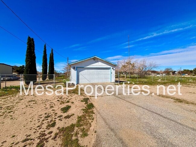 Building Photo - 9964 Arroyo Ave