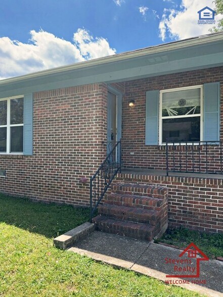 Building Photo - 4705 Metro Park Ln