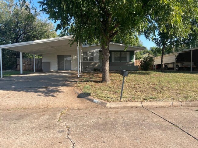 Primary Photo - 4309 NW Denver Ave