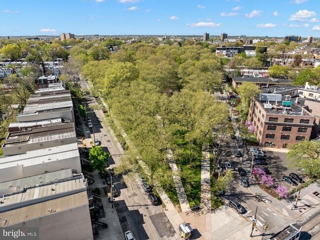 Building Photo - 1256 S 45th St