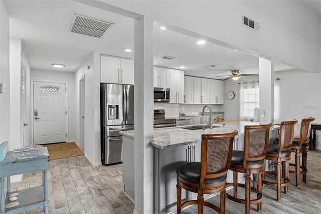 Building Photo - 5440 Leahy Ln