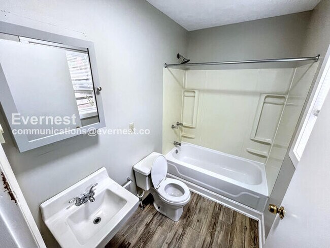 Building Photo - 208 Lower Consol Rd NW