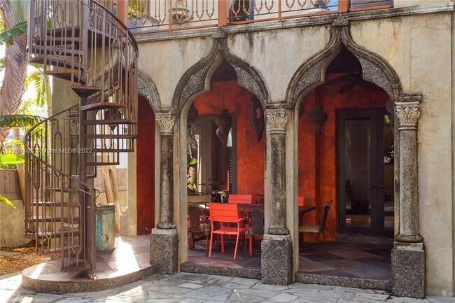 Building Photo - 3725 Sheridan Ave