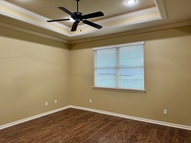Building Photo - 309 Ash Dr