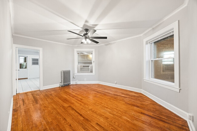 Building Photo - 2443 W Gunnison St