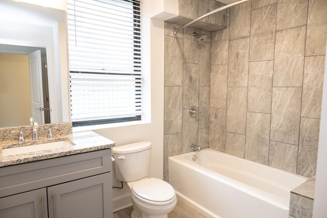 2106 | Bathroom - ArriveKC Condos
