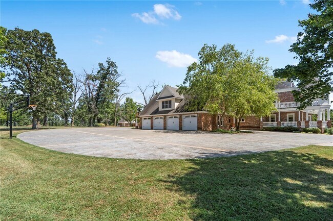 Building Photo - 14746 AR-102