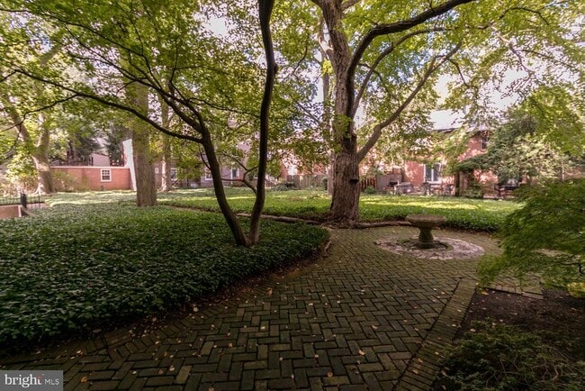 Building Photo - 1305 N Broom St