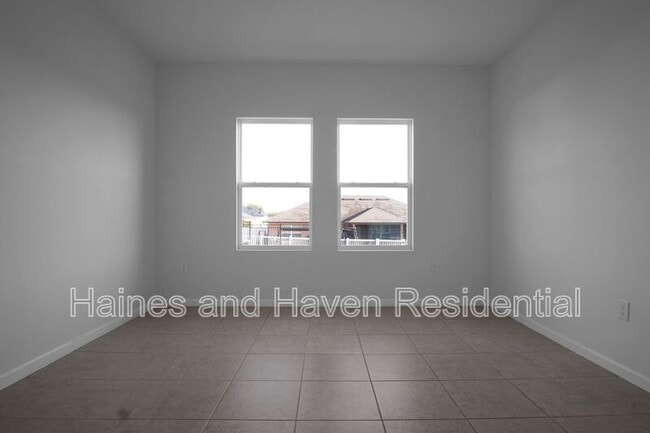 Building Photo - 456 Hennepin Lp