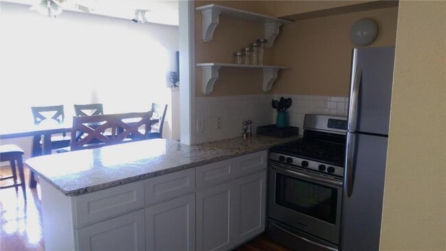 Building Photo - 808 Edgecliff Terrace