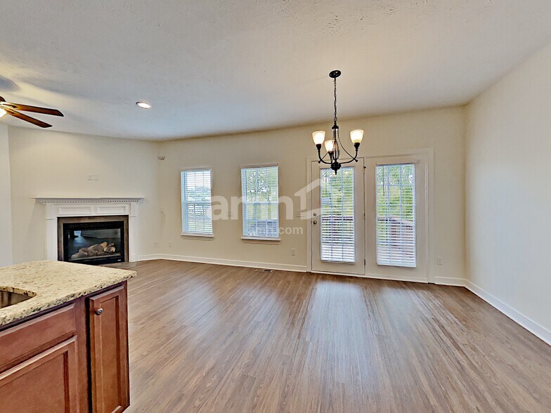 Building Photo - 6457 Sunnywood Dr