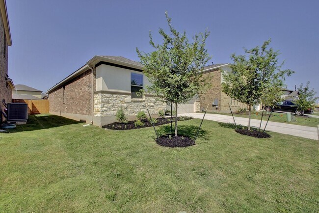 Building Photo - 1409 Eagle Ray St