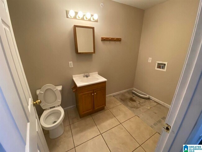 Building Photo - 510 Skyview Dr
