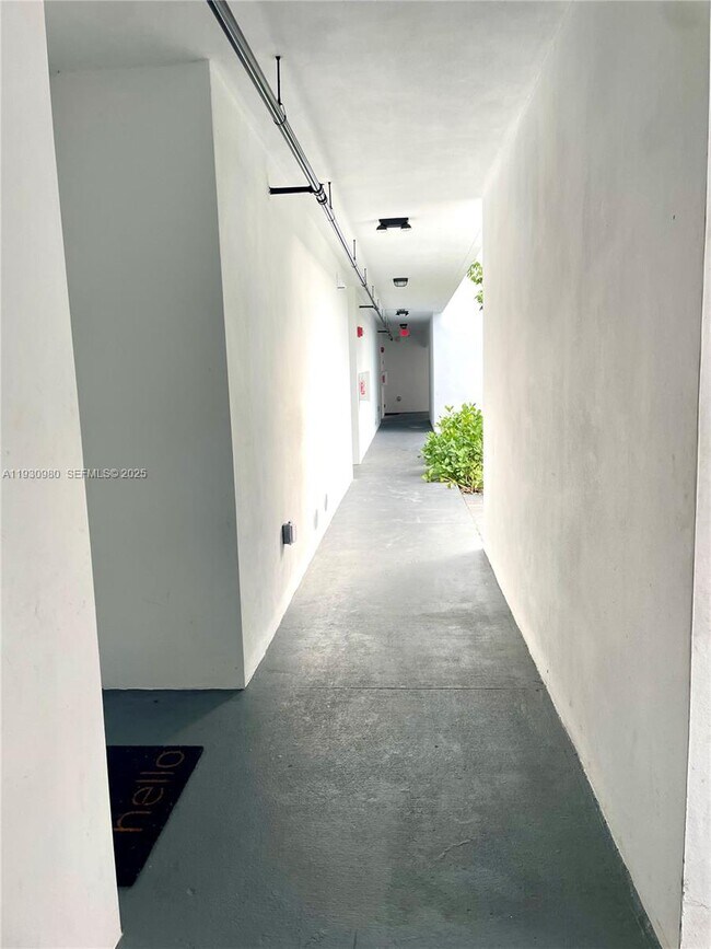 Building Photo - 1547 NW 2nd St